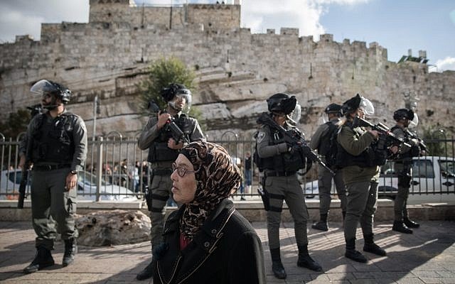 Česká společnost přátel Izraele F171207HP47-640x400 Amid recognition row, hundreds of cops deploy in Jerusalem before Muslim prayers Timesofisrael.com  