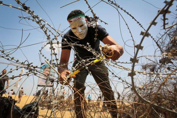 Česká společnost přátel Izraele Gaza-border Iran and Qatar Meddling in Gaza Clashes? HonestReporting.com  