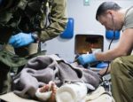 Česká společnost přátel Izraele Izraelsky-lekar-pomaha-syrskemu-diteti-150x115 IDF zachraňuje zraněné syrské sirotky – poskytuje jim humanitární pomoc Izrael a svět Novinky  