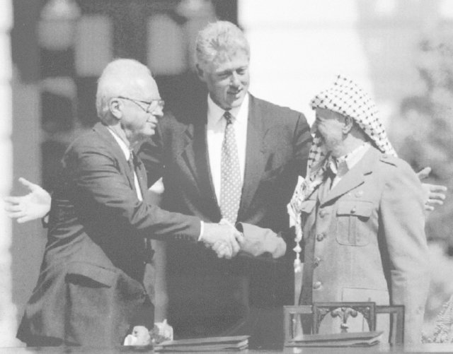Česká společnost přátel Izraele Rabin-Arafat-Clinton Čtvrt století od prvního pokusu o mír mezi Izraelem a Palestinou. Všechny od 90. let selhaly Historie Izraelská politika  